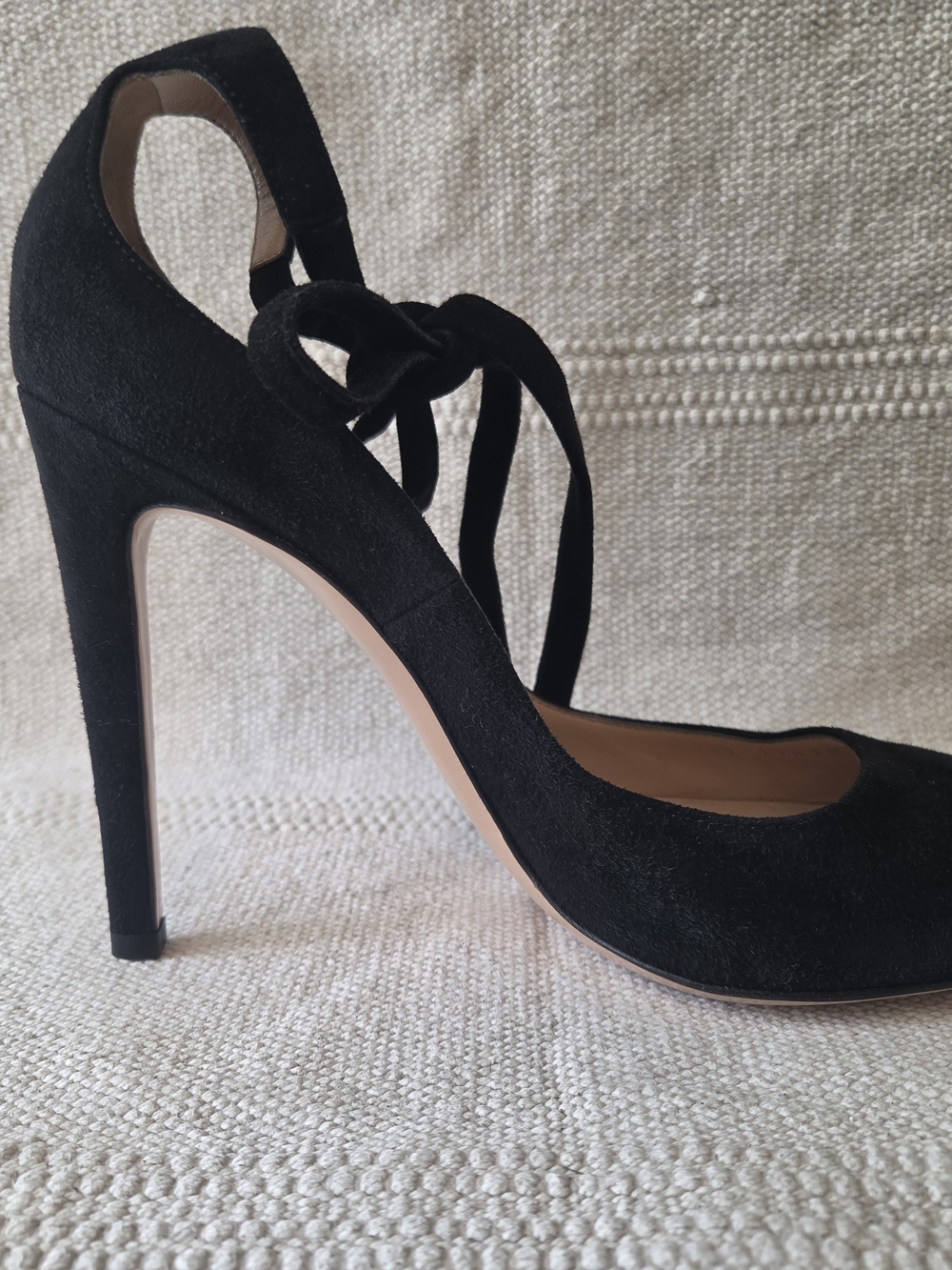 Gianvito Rossi Black Suede "Carla" Pumps - Picture 7 of 16